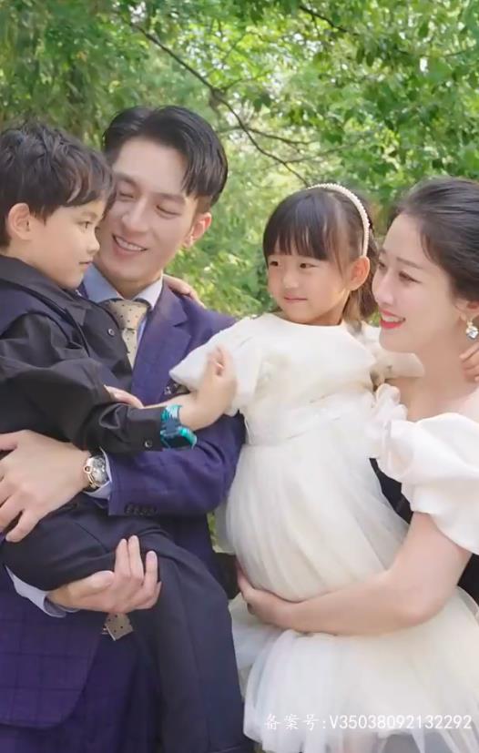 天降双宝：爹地甜宠神医妈咪 第02集